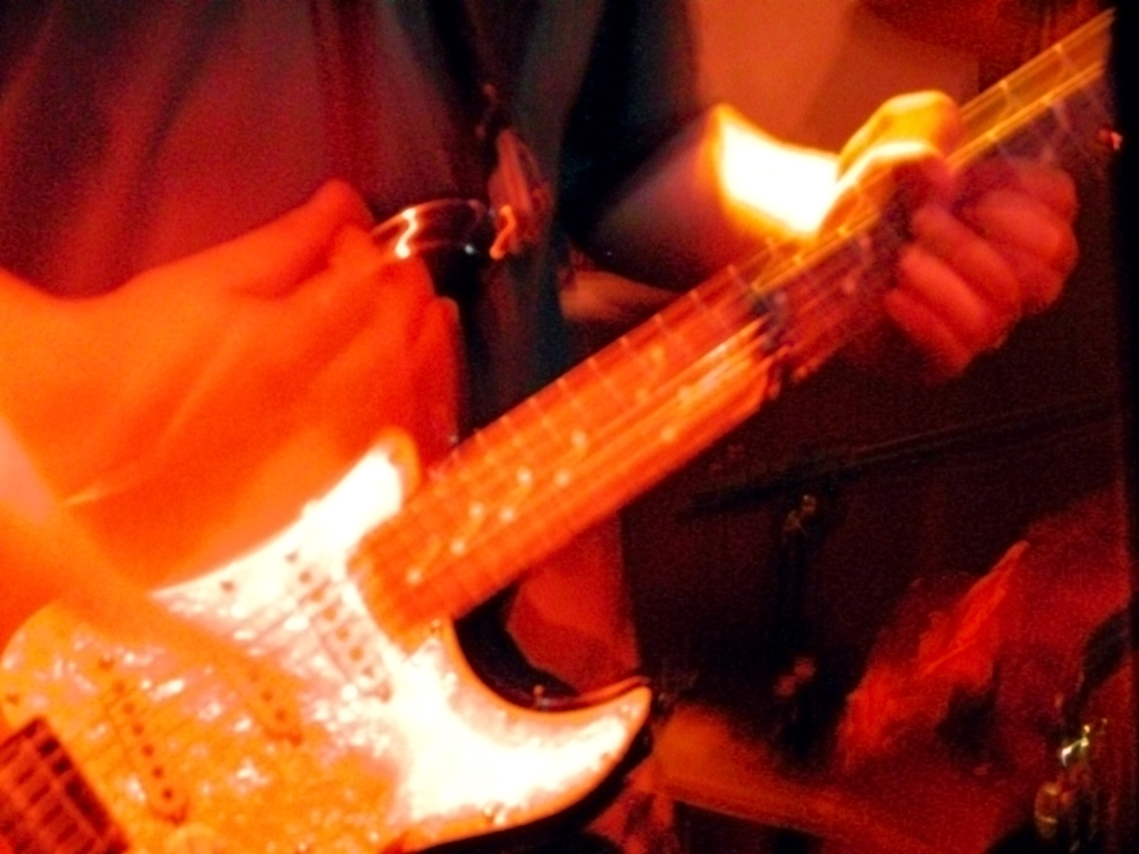Un musicista rock in azione (ph. Freeimages.com)